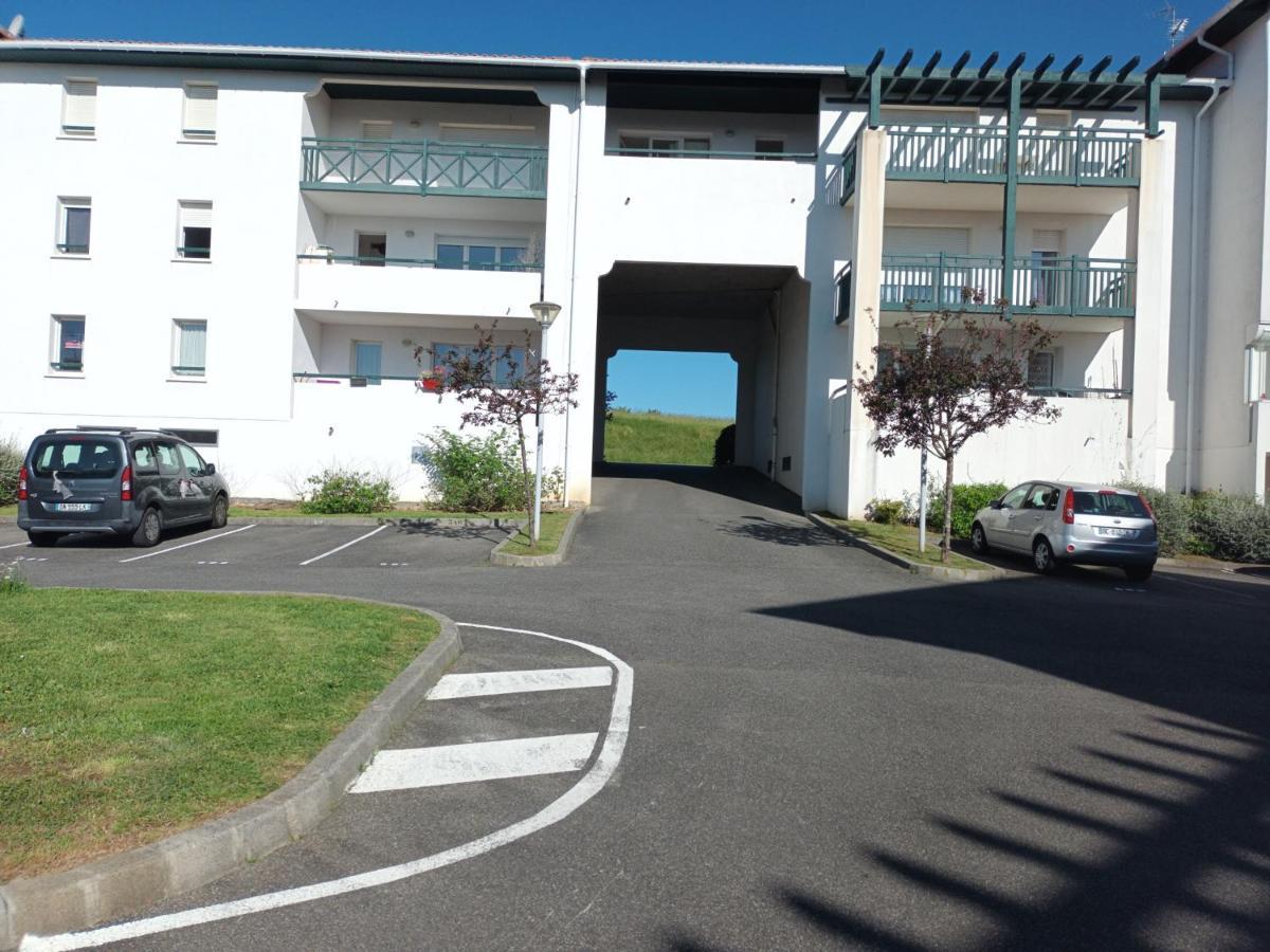 Calme T2 Avec Terrasse A Hendaye, Proche Plage - Fr-1-239-780 Exteriör bild