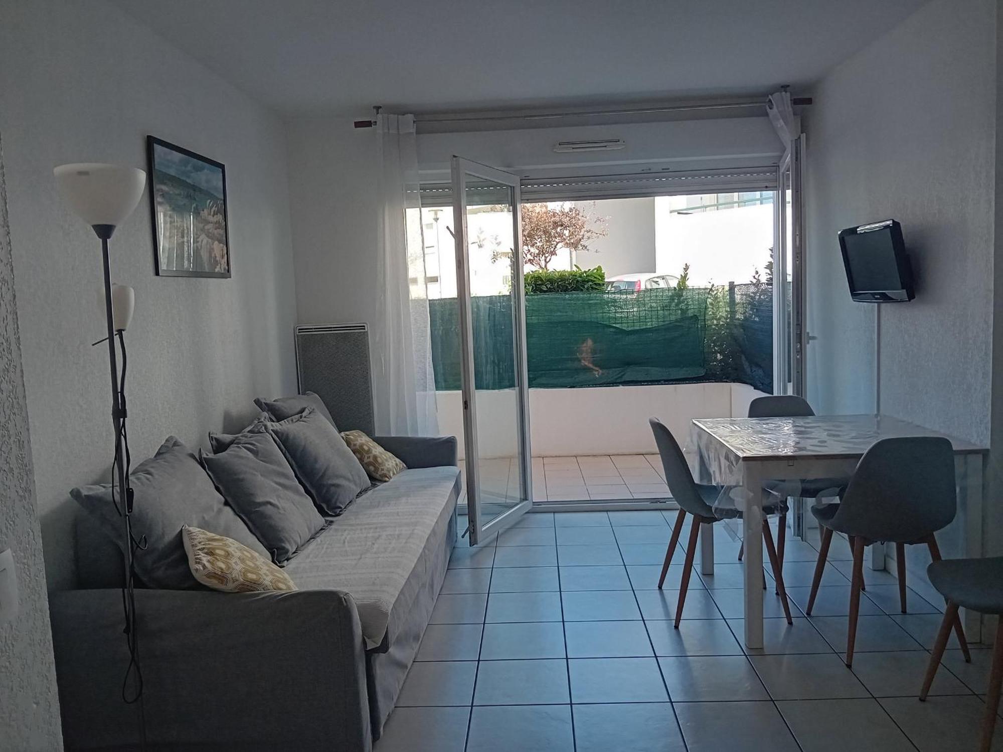 Calme T2 Avec Terrasse A Hendaye, Proche Plage - Fr-1-239-780 Exteriör bild